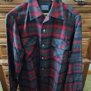 Never worn 1960s Men's Pendleton Plaid Field Shirt Size M